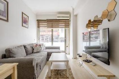 Cozy Flat near Nisantasi and Trendy Attractions - image 4