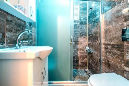 Lovely Flat 6 min to Taksim Square in Beyoglu - image 13