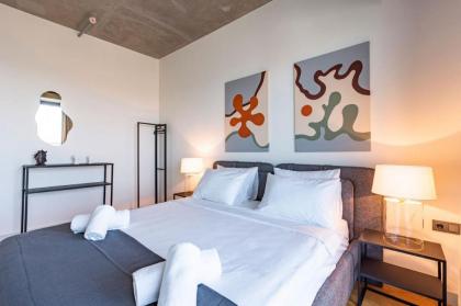 Cozy Flat with City View and Balcony in Sisli - image 12