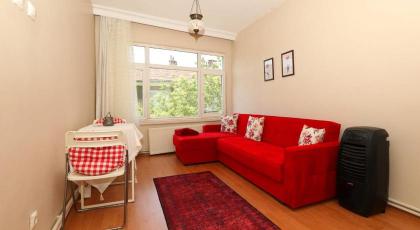 Flat with Two Living Rooms and Balcony in Uskudar - image 25