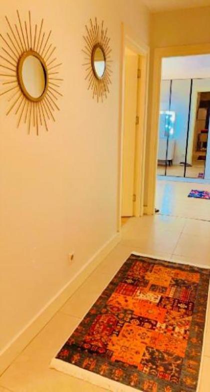 Lovely 2 Bed apartment with Big Garden & pool view 