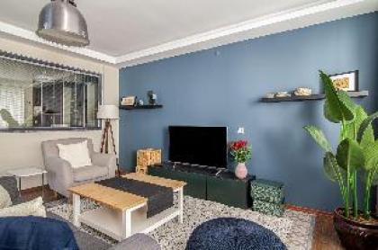Charming Flat with Backyard Close to Zorlu Center - image 17