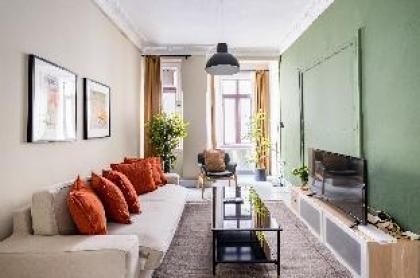 Modern Flat with Central Location in Beyoglu - image 10
