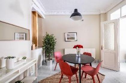 Modern Flat with Central Location in Beyoglu - image 9