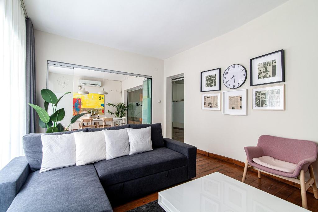 Sleek Flat within Walking Distance to Pera Museum - main image