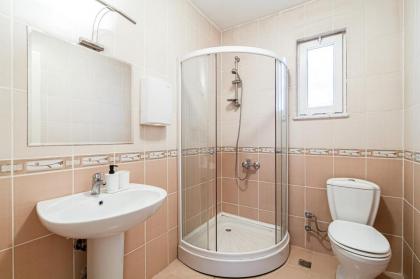 Sleek Flat within Walking Distance to Pera Museum - image 18
