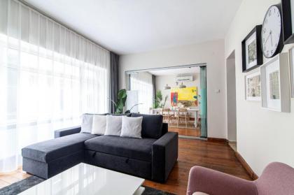 Sleek Flat within Walking Distance to Pera Museum - image 2