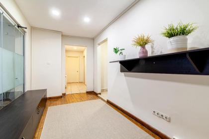 Sleek Flat within Walking Distance to Pera Museum - image 3