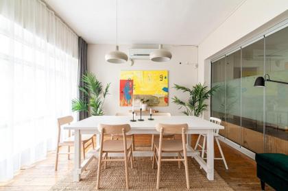 Sleek Flat within Walking Distance to Pera Museum - image 5