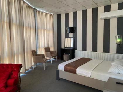 216 Palace Suite - image 10