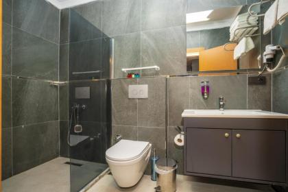 216 Palace Suite - image 26
