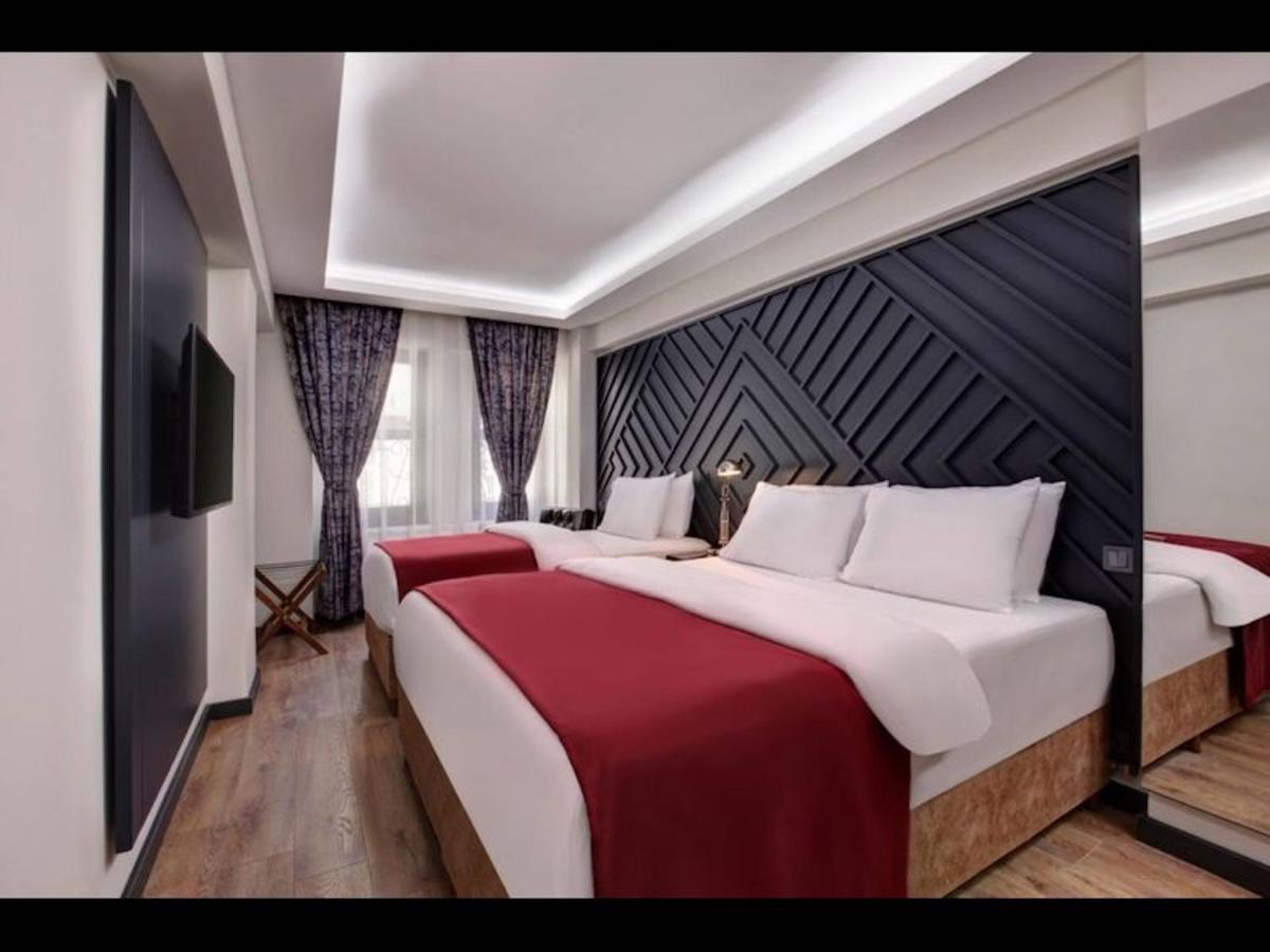 Room in Guest room - Luxury Triple Room in Istanbul - main image