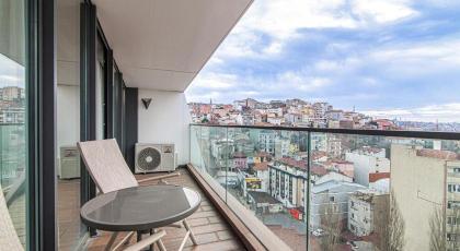 Centrally Located Flat with Balcony in Beyoglu - image 26