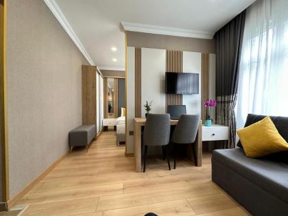 H&L Suites - image 27