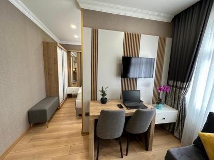 H&L Suites - image 30