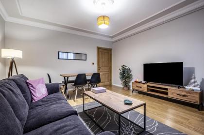 Cozy Flat Near Shopping Centers in Kagithane 