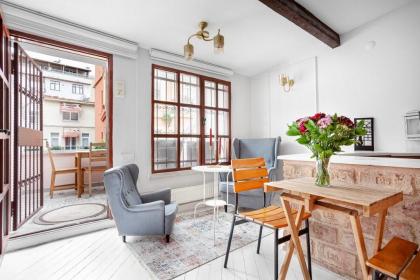Entire 4-floors Modern House Near Galata Port Istanbul 