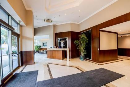 Modern 1bdr Residence With Pool Gym Parking - image 25