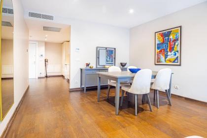 Modern 1bdr Residence With Pool Gym Parking - image 9