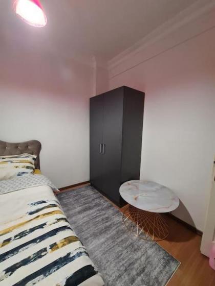 In a Central Place Cosy Flat - image 5