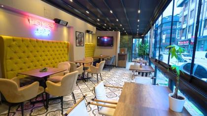 Homey Airport Hotel - image 16