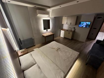Rose Suites - image 9