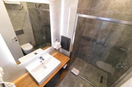 VPLUS HOTEL - image 10