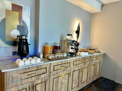Skymoon Airport Hotel - image 10