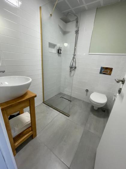 Meshk Airport Hotel - image 19