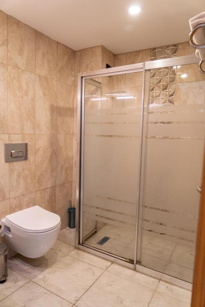 LARA HOTEL - image 6