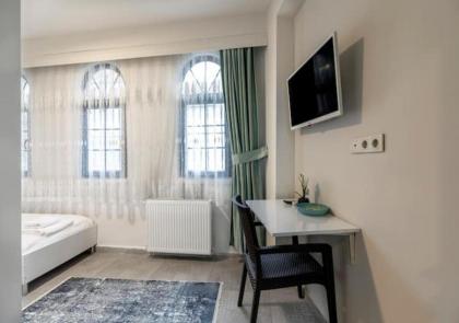 The Red Tent Suite 88 - image 28