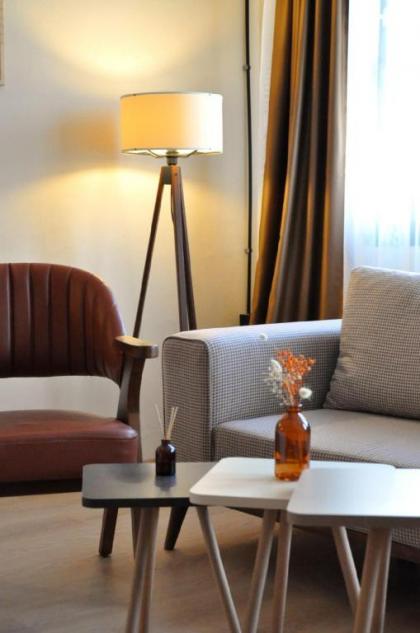 Golden Door Hotel - image 22