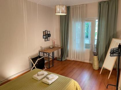 Cihangir'de Merkezi ve Balkonlu Daire - image 27