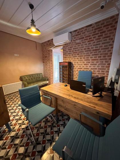 Lovely History Boutique Hotel - image 12
