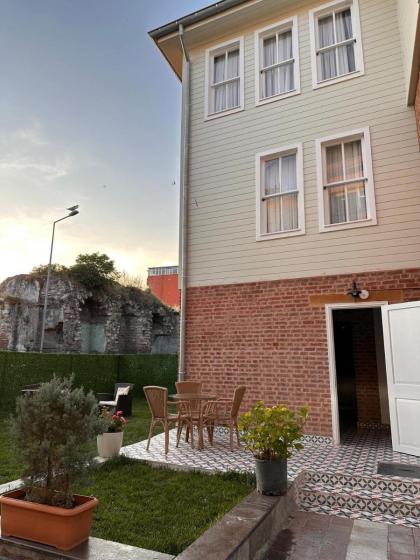 Lovely History Boutique Hotel - image 2