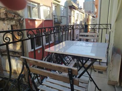 Gaia Art Hostel Hotel - image 3
