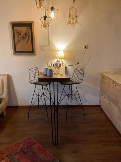 Gaia Art Hostel Hotel - image 8