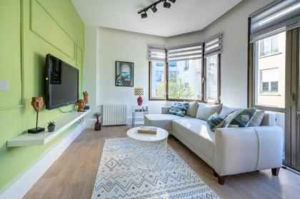Spacious and Peaceful Flat in Cihangir Wi Fi 3Br