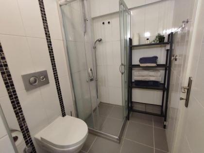 Spacious and Stylish Flat with balcony in Ortakoy - image 22