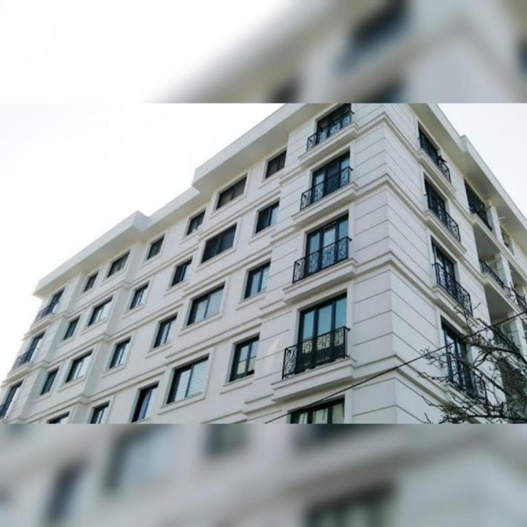 Continenius Airport Hotel - image 4