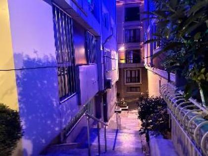 Ezgi's Apartment in Center of  Nisantasi-Sisli - image 13
