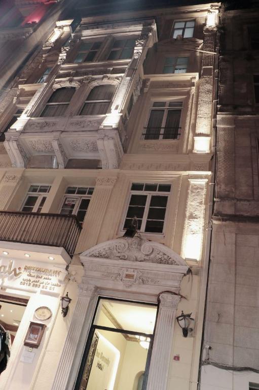 The Serenity Hotel - main image