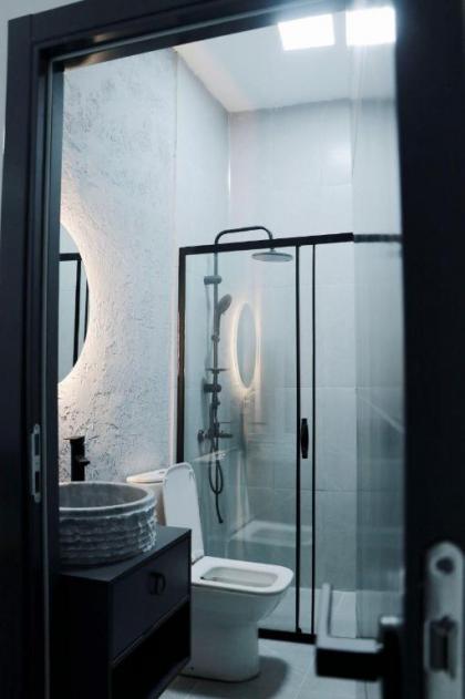 The Serenity Hotel - image 11