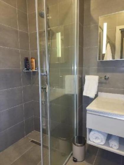 Luxurious apartment in Polat - image 12