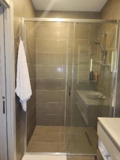 Luxurious apartment in Polat - image 13