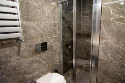 Cozy 2-bedroom Apartment In Istanbul! - image 17