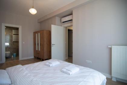 Elegant & Modern 2 Br Apt - image 10