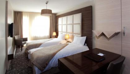 Derpa Hotel - image 28