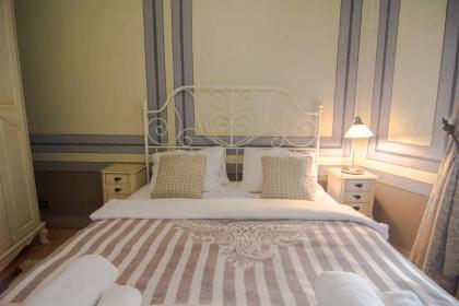 Stylish City Getaway-explore The Urban Delights - image 6