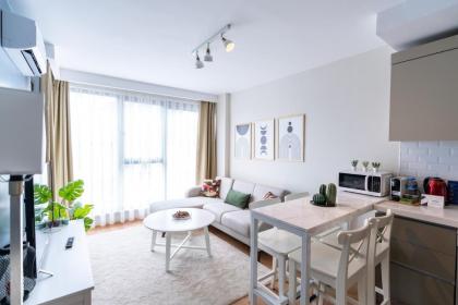 Modern Stylish 2br Apt Near Eyp Sultan Mosque